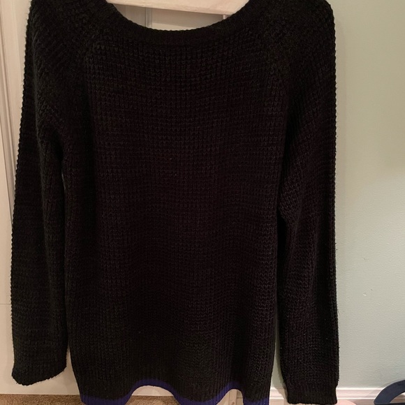 J & J Knit sweater size Large - Picture 2 of 4